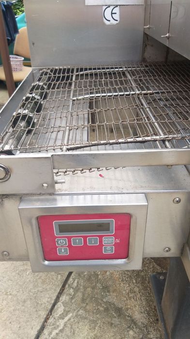 Американска тунелна/лентова фурна за пици