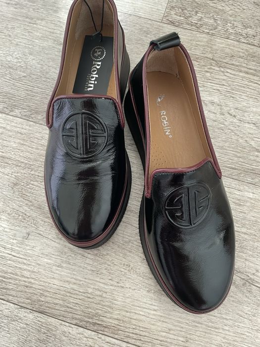 Продам лоферы женские