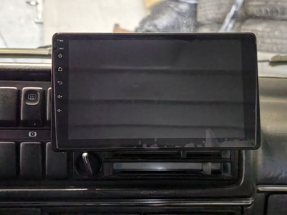 Нова 9” мултимедия с CarPlay и камера