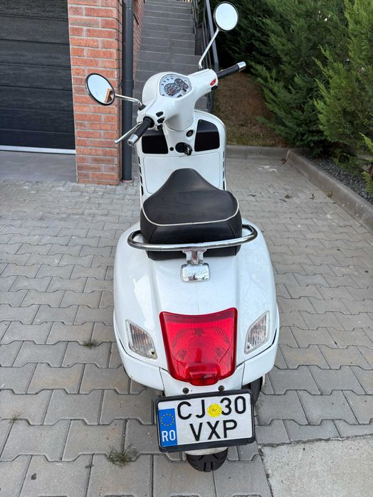 Vespa GTS 300 i.e. 2008 | 32.000 km | ITP 2028