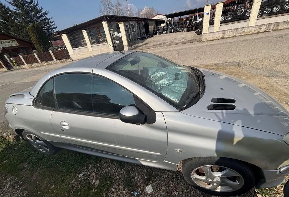 Vând maşină peugeot
