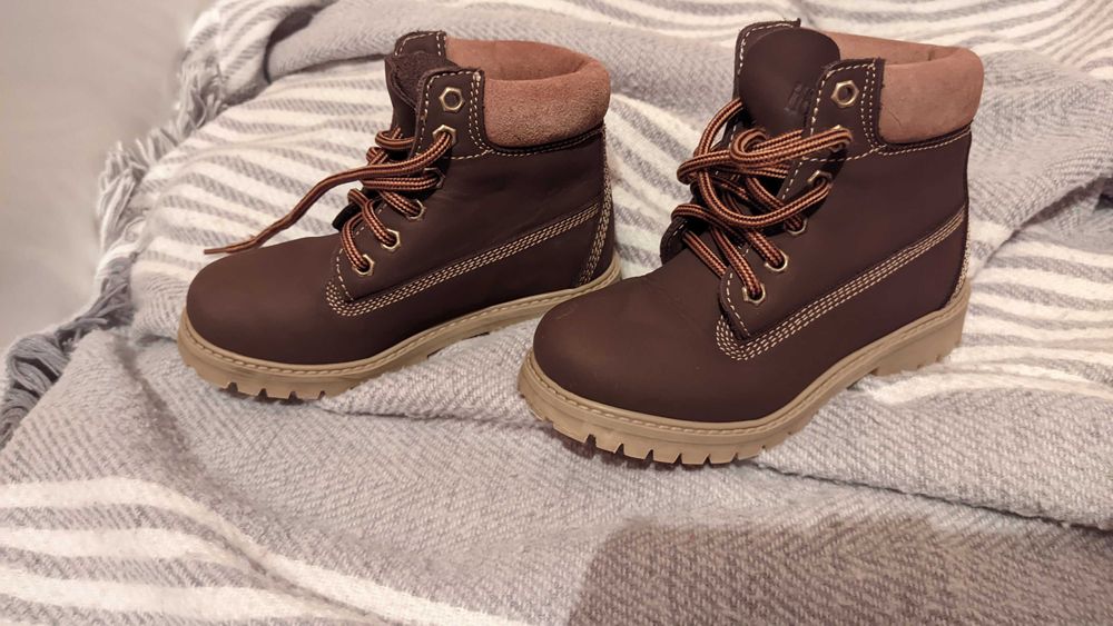 Детски боти естествен велур