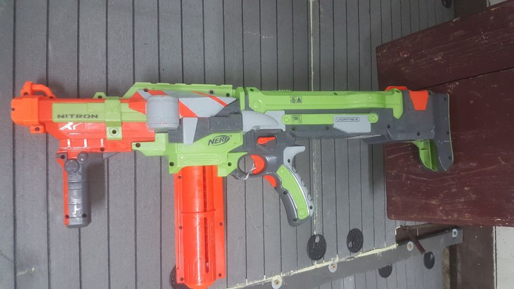 Nerf cu discuri încărcare automată