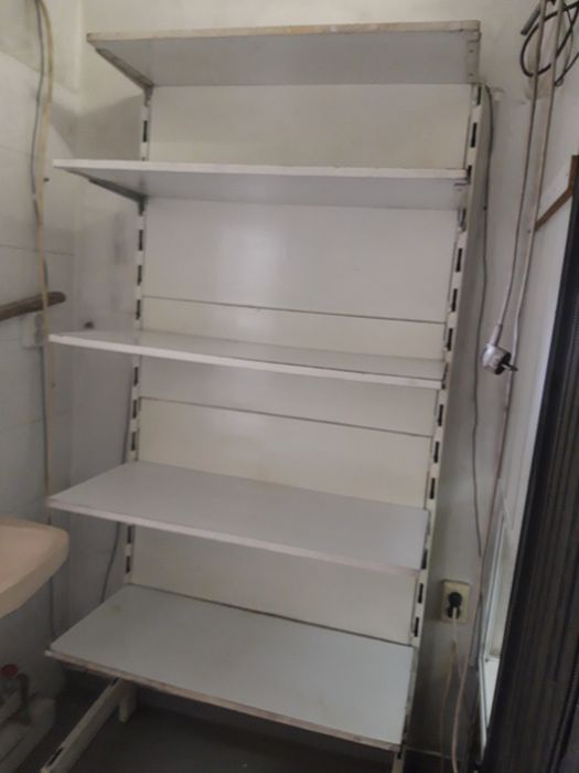 Оборудване за магазин.Стелаж 4,80м/2,20м вис.,охладител,фризер