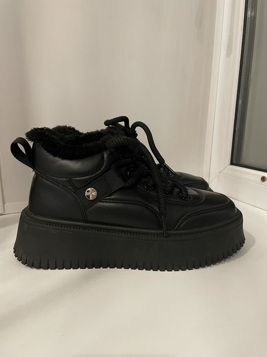 Отдам ботинки демисезонные