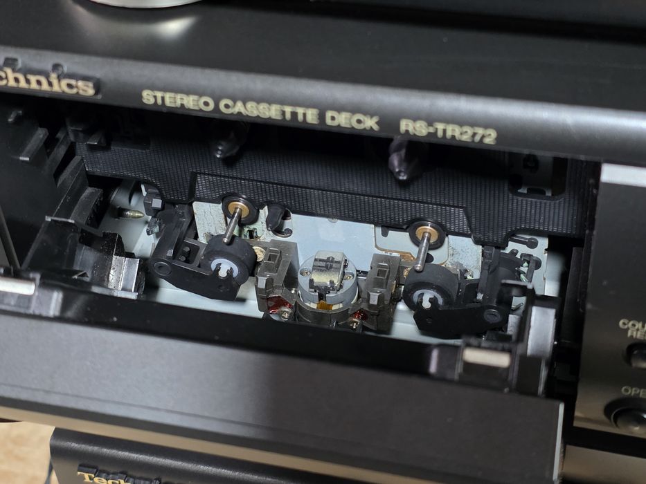 Linie audio TECHNICS, tuner ST-GT550,cd-player SL-PG570A, amplificator SU-v300, dublu deck RS-TR272 , hifi stereo retro