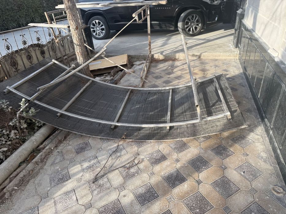 Навесы козирки от снега дождя и солнце. 2 шт