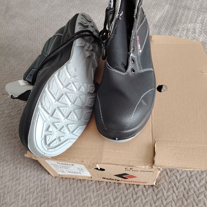 Bacanci din piele noi