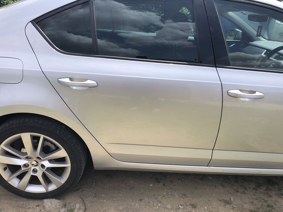 Usa portiera stanga dreapta fata spate Skoda Octavia 3 facelift 2017-2020 cod culoare LA7W HAION BARA SPATE berlina sedan