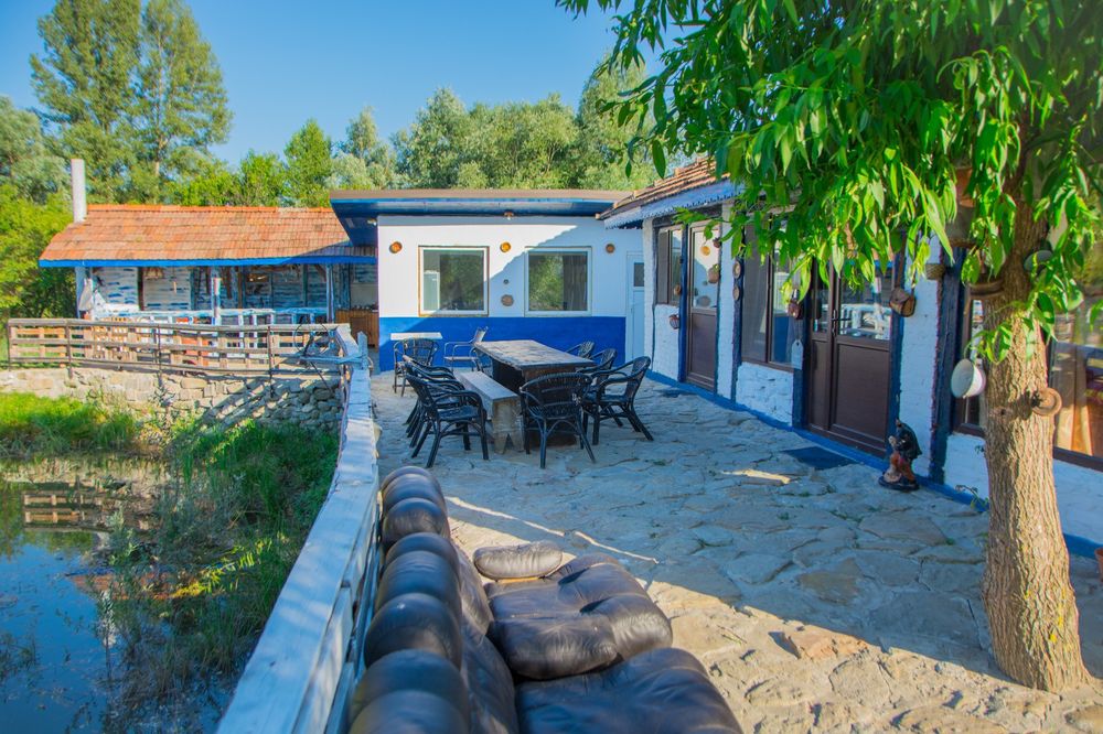 Inchiriez pensiune calimanesti caciulata 4 camere lac pescuit