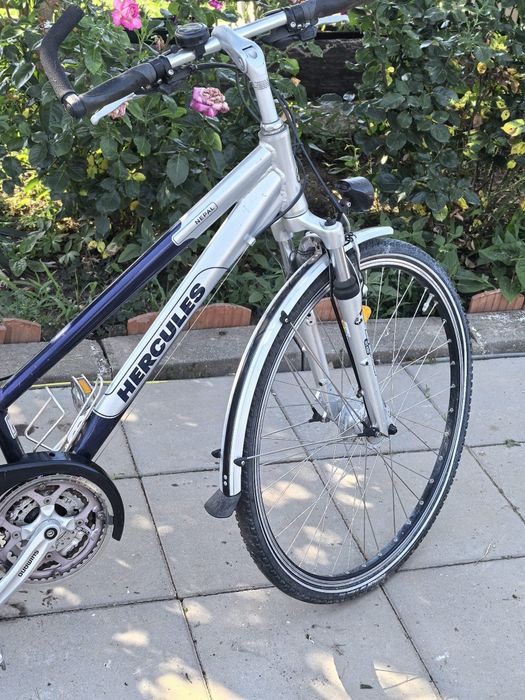 Bicicletă Trekking Hercules Nepal, cadru Aluminiu, roți 28", echipare Shimano