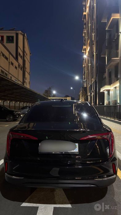 Hongqi eqm 5 2025