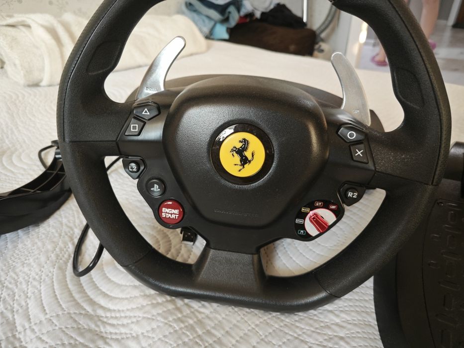 Волан с педали Trustmaster T80 Ferrari за PS4 PS5 и PC