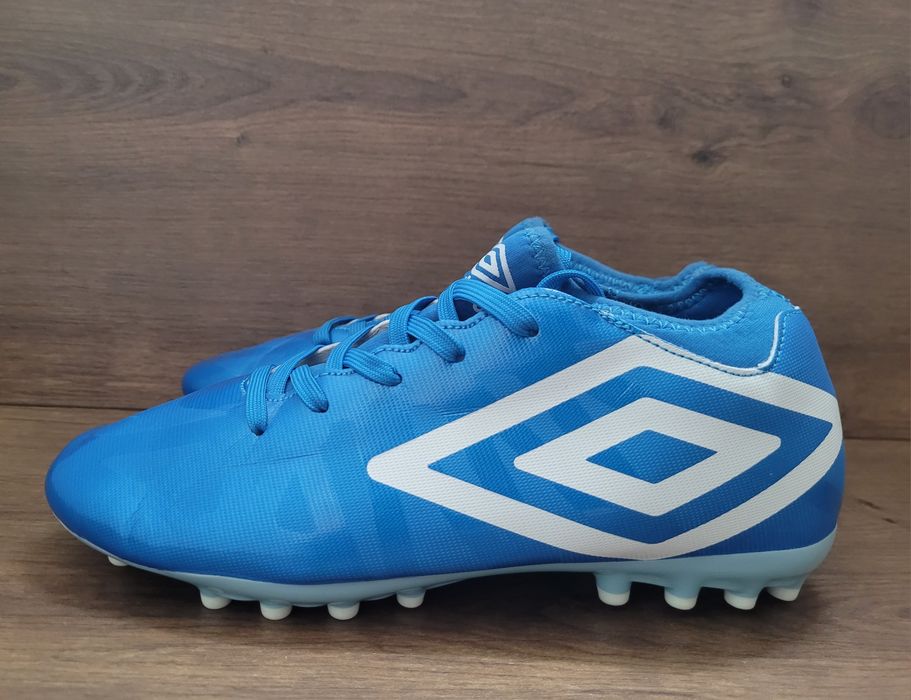 Нови!Детски бутонки Umbro-37номер