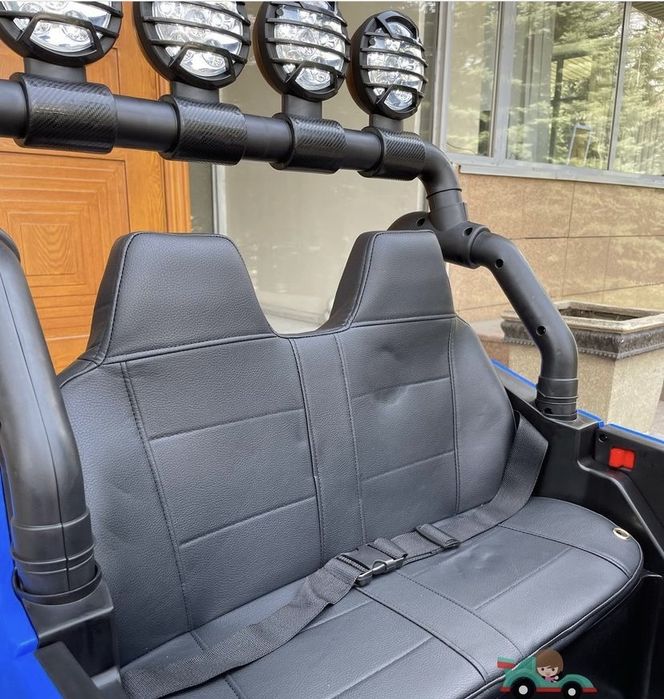 Продам детскую машину большую.