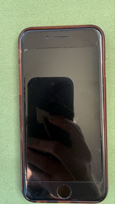 Apple Iphone 8, 64 gb, cablu încǎrcare, husǎ şi folie protecție