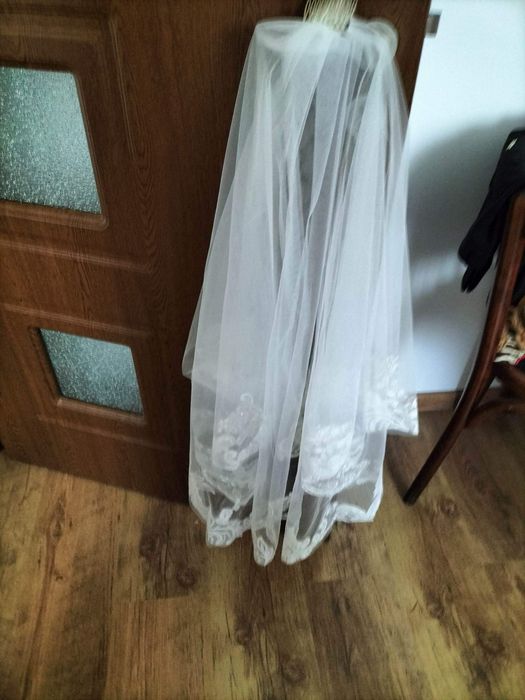 Vand rochie mireasa purtata in stare buna