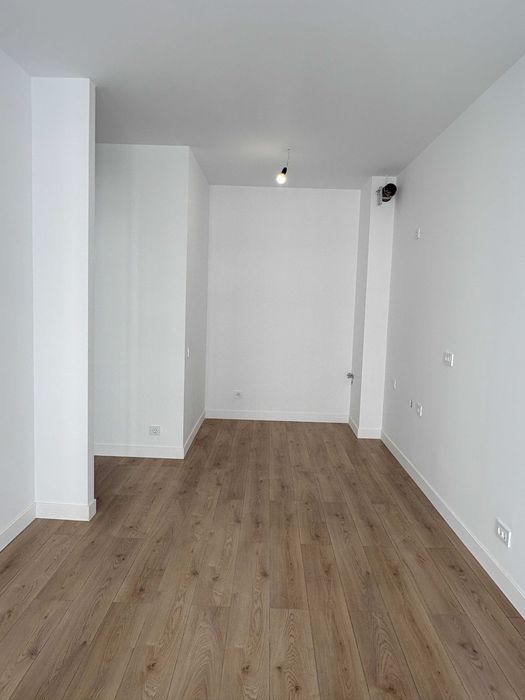 Inchiriez apartament SILK District - cu parcare interioara