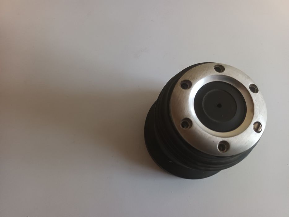 Фланец за мерцедес 190 и 124  и фланци 5 112 30 мм