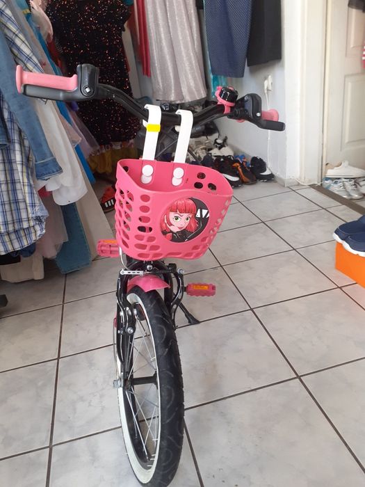 Ofer spre vanzare Bicicleta pentru fetite  4 _7 ani
