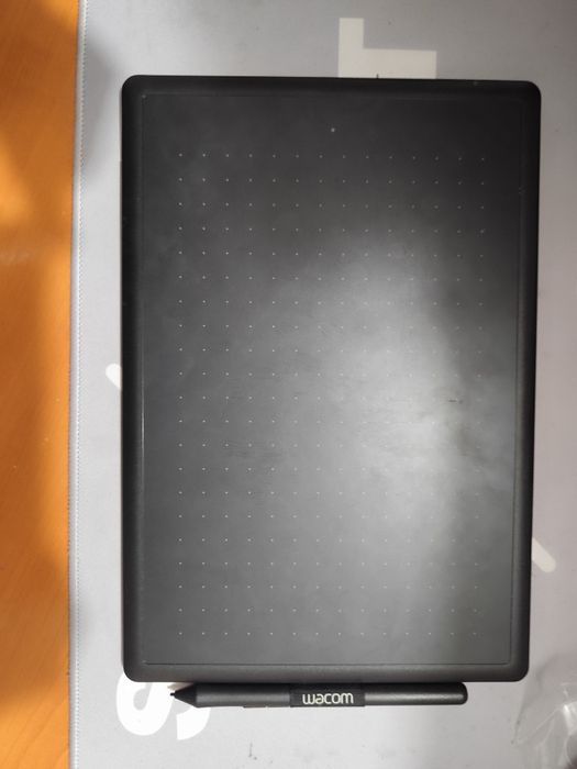 • Графический планшет