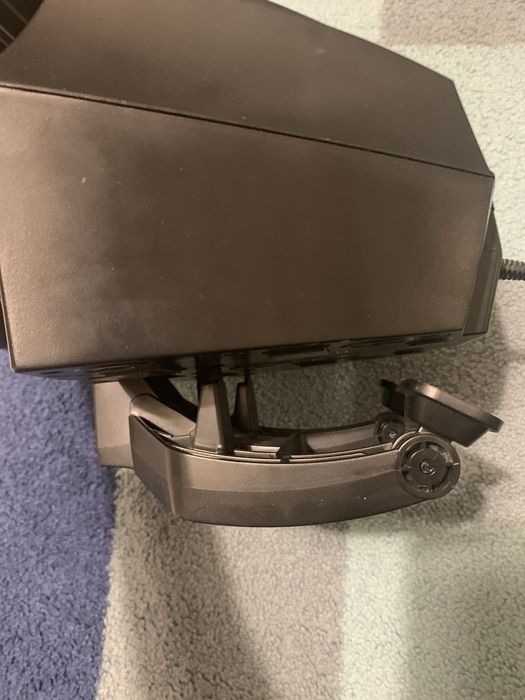 Volan PlayStation, pedale, și 12 jocuri