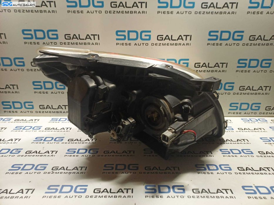 Far Stanga Halogen cu Lupa EUROPA Toyota Avenis T25 T250 2003 - 2009 [L0746]