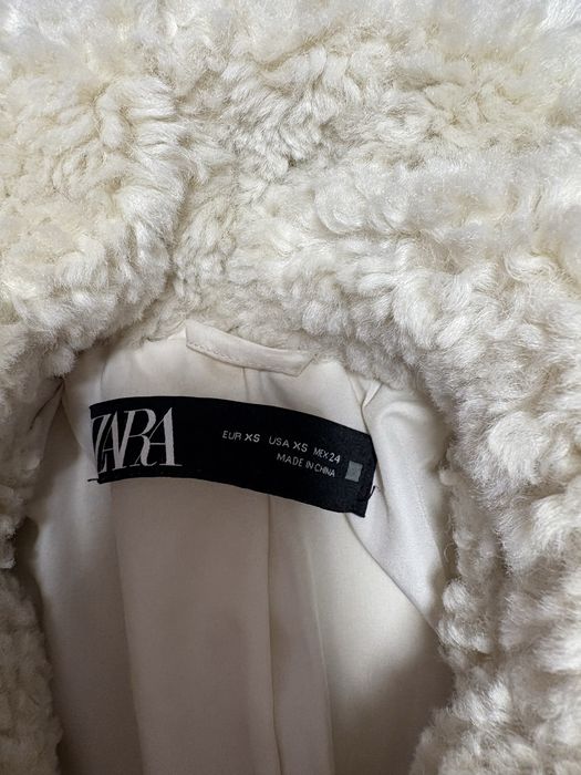 Късо палто Zara