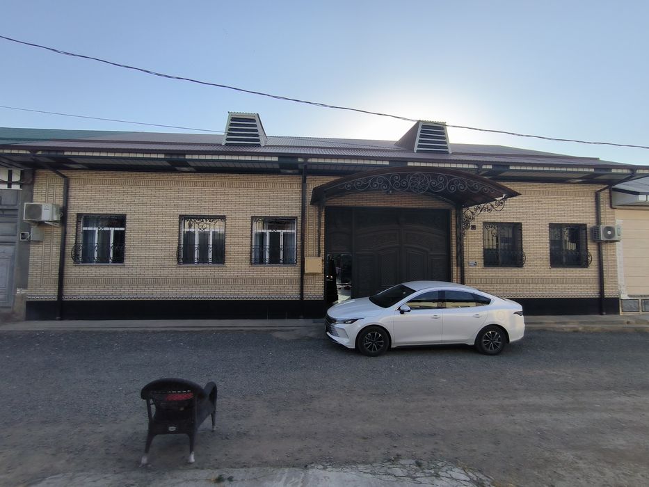 Ховли сотилади срочно