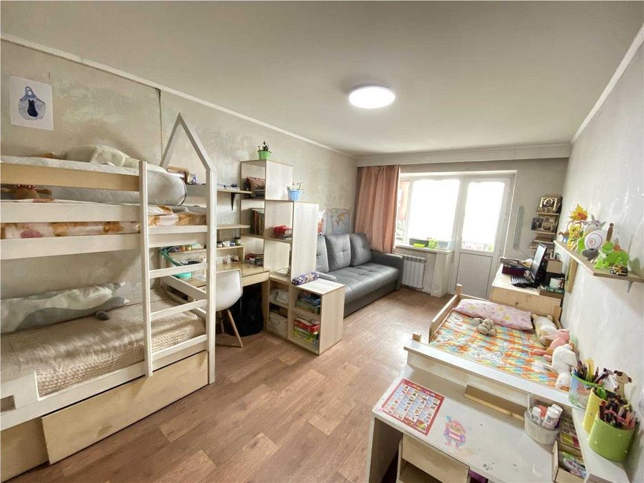 1 ком на среднем этаже.Пришахтинск