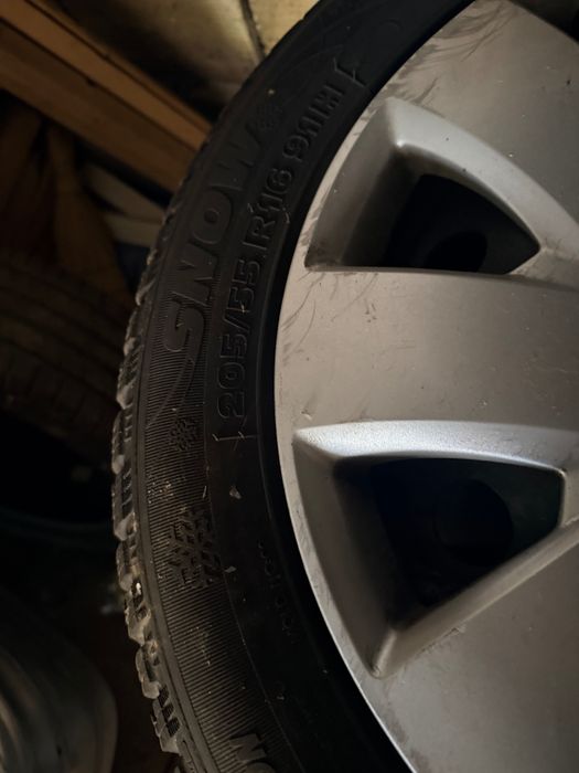 Джанти с гуми зимни 205/55/16