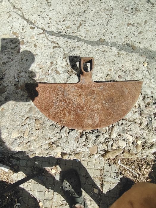 Капан за лисици и мотика