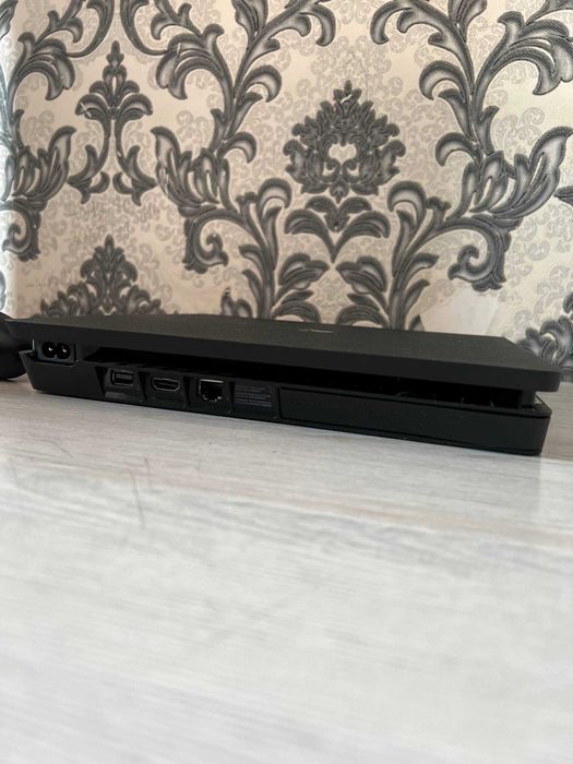 Ps4 Slim sotiladi , Vzlom , Ideal ,Garantiya bor