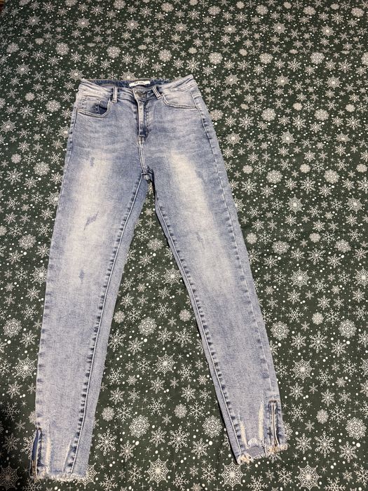 Дамски дънки с широк крачол