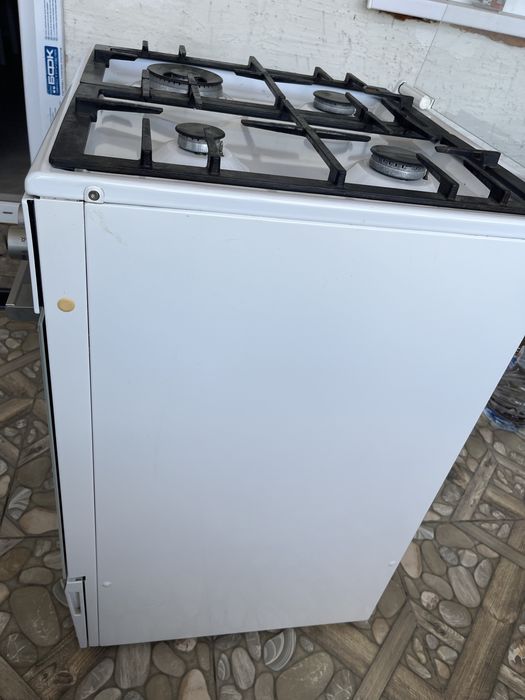 Продам газовую плиту