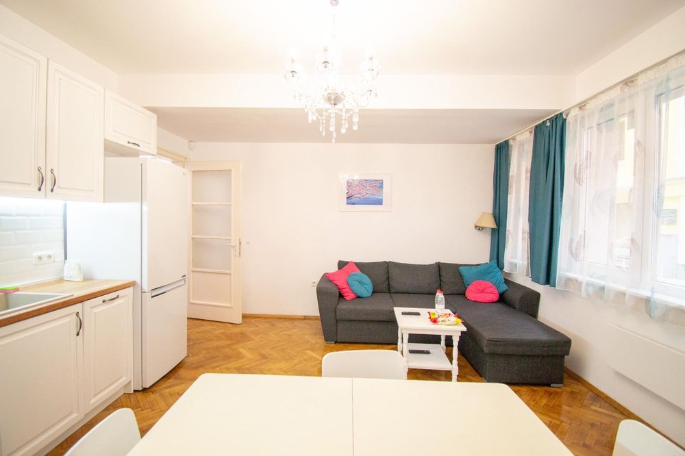 Двустаен апартамент в Центъра на София.