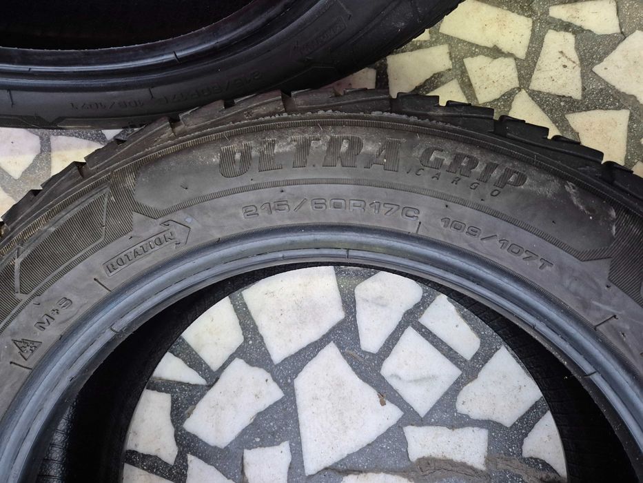2 Anvelope de IARNA - 215/60/17C - GoodYear - APP NOI - DOT 2020 !