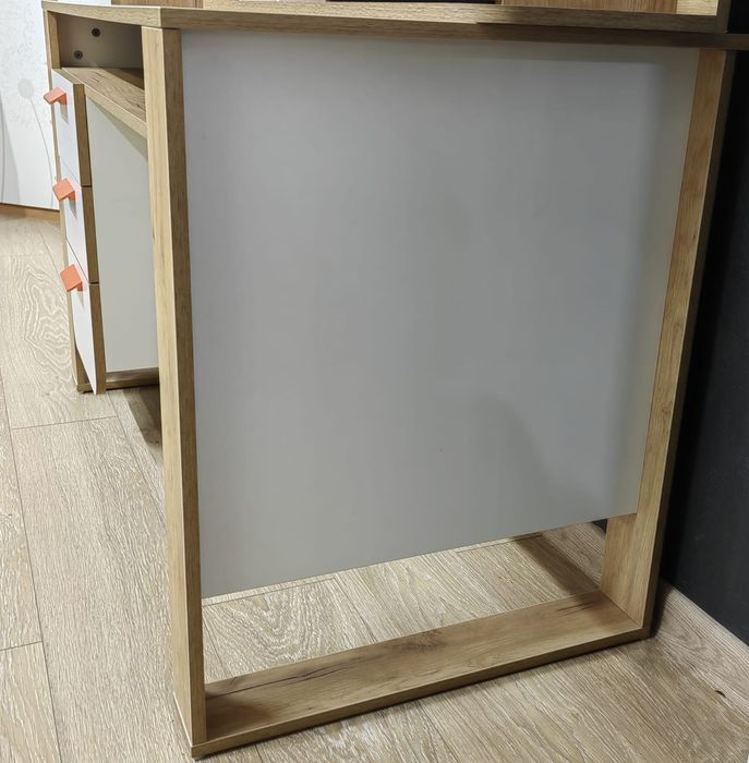 Продам письменный стол