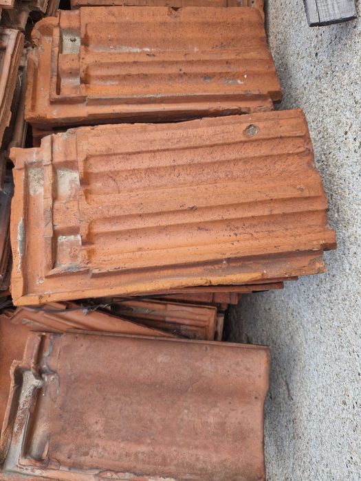 Цигли (керемиди) втора употреба, около 1800 бр.