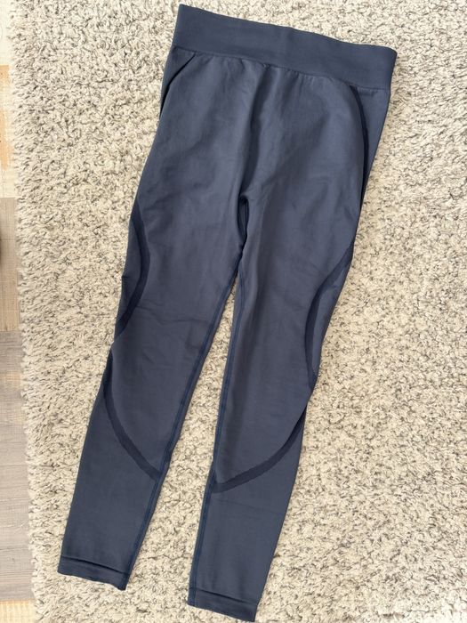 Нов клин от безшевна материя S размер