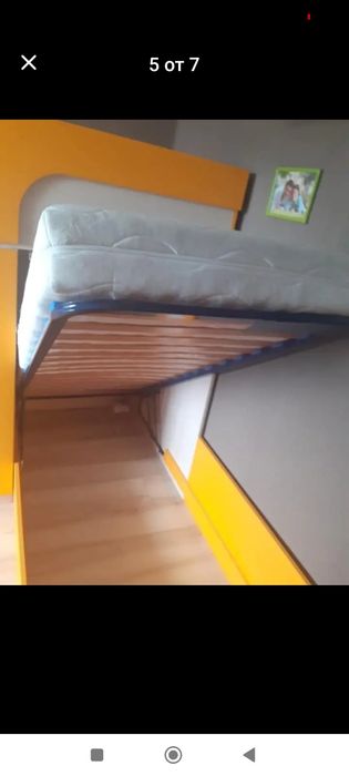 Двуетажно детско легло с гардероб