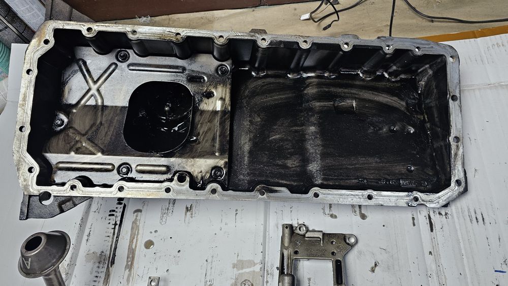 Картер с маслена помпа за бмв е39 bmw e39 karter maslena pompa