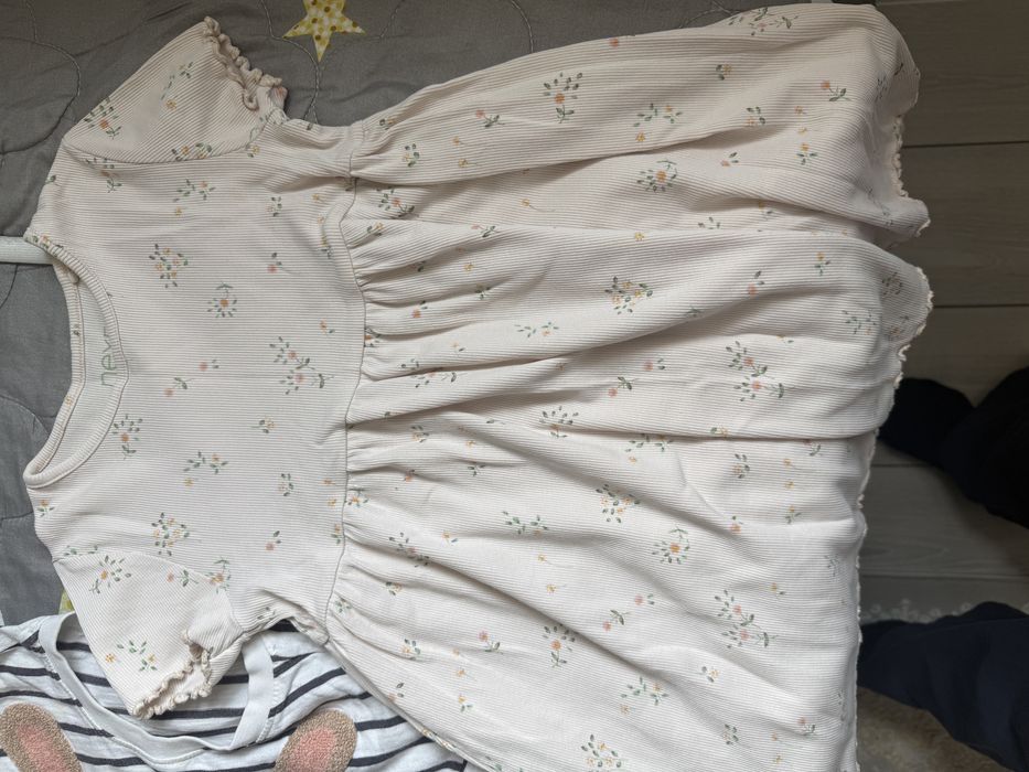 Продам вещи для девочки 4-6 лет,по 1000 тенге