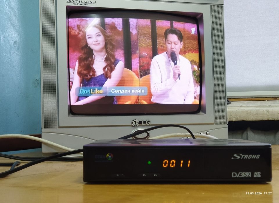 Продается спутниковый тюнер Отау тв.