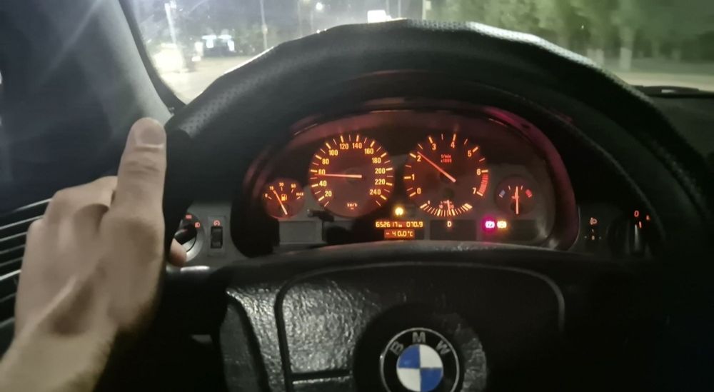 БМВ е39 2,5 автомат