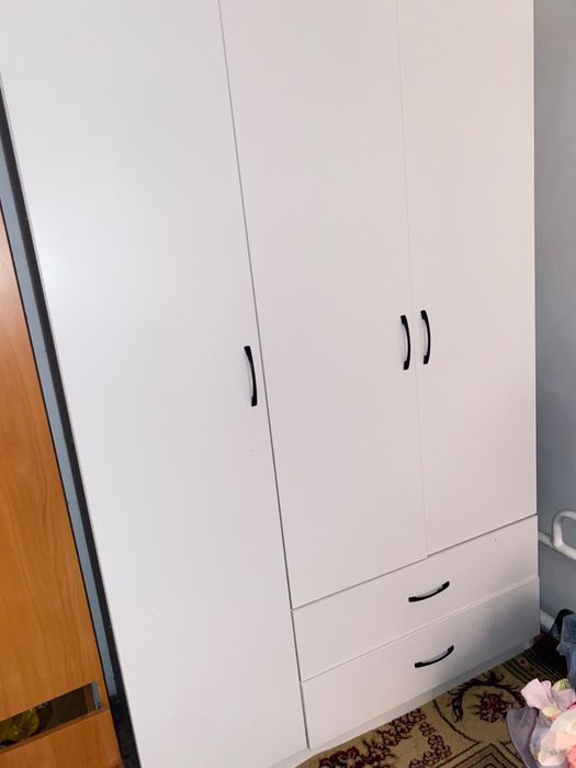 Продам шифонер в отличном состояний