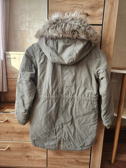 Куртки на девочку 9-10 лет.