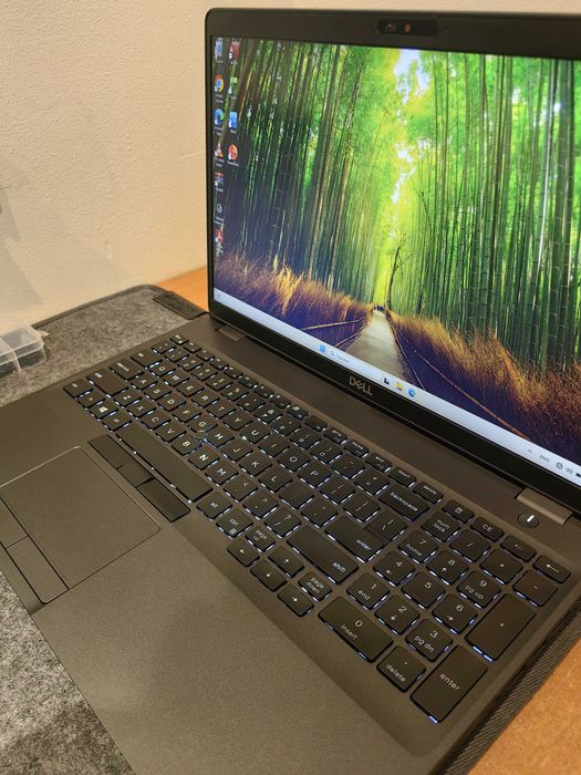 Лаптоп Dell Latitude 5500 i5-8350U 16GB DDR4 RAM 256 SSD Win10/11