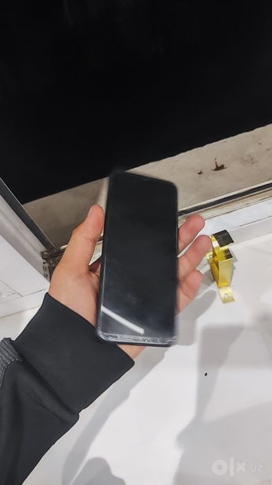 Arzon kafolatli telefon sotiladi