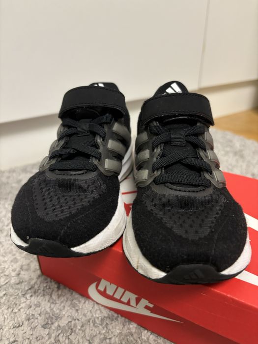 Adidasi Adidas marimea 28